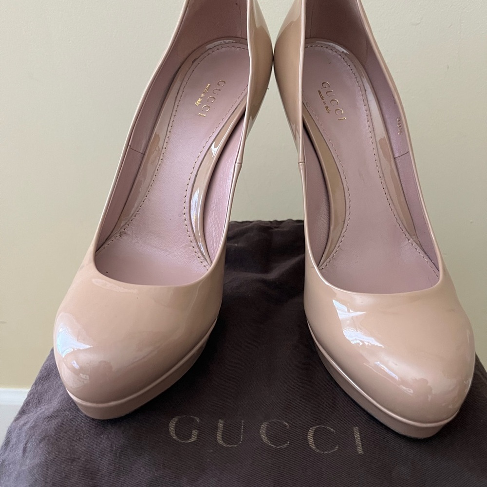 Gucci Women's Nude Patent Leather Heels
